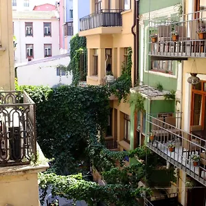 Hostel Chambers Of The Boheme Istanbul